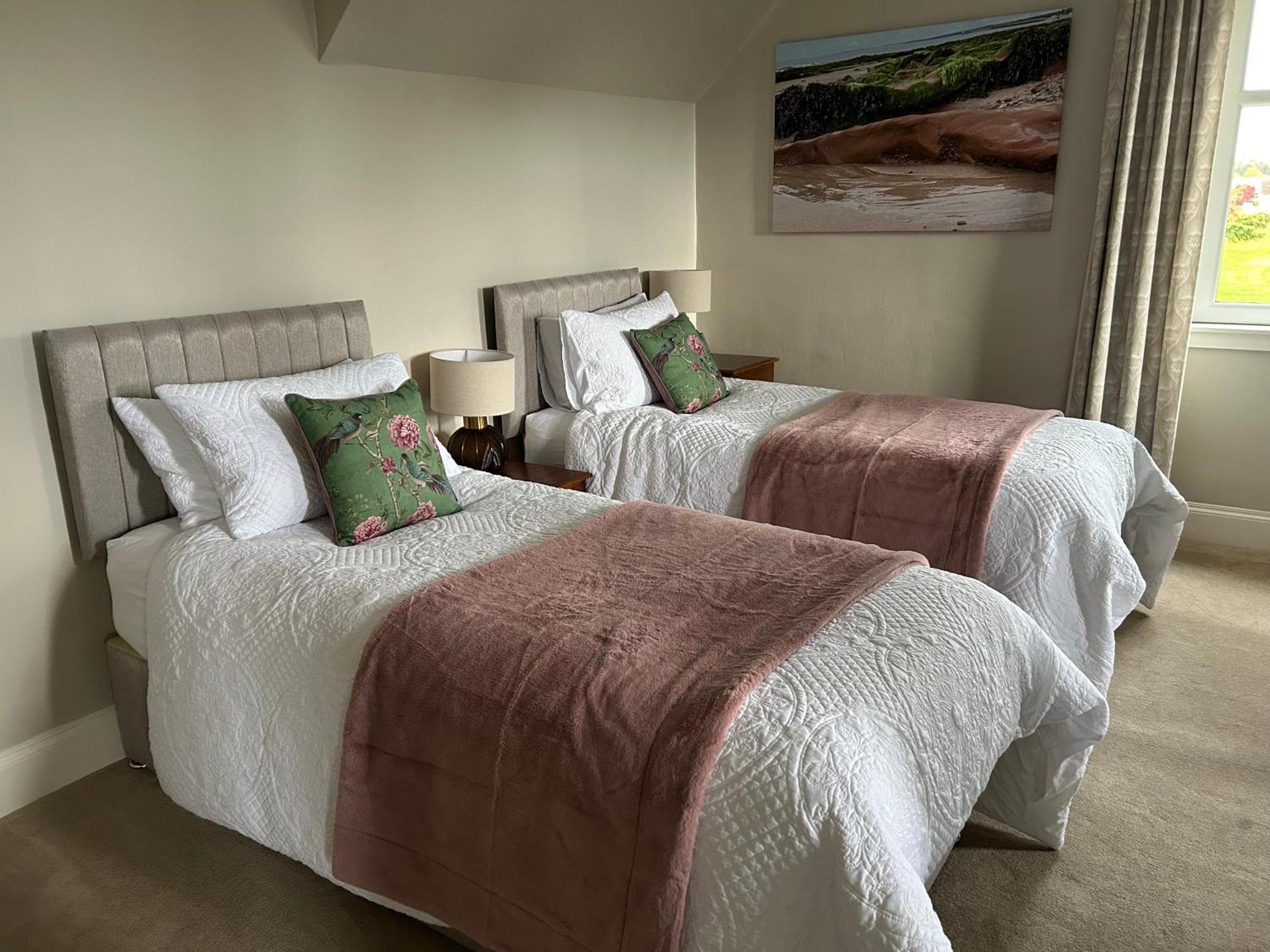 Glen Lyon Lodge Bed And Breakfast 奈恩 外观 照片